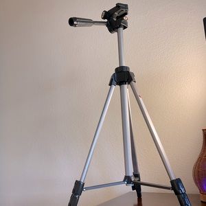 [SOLD on M] Ambico Tripod Stand, 17” to 50” Extension Tripod for Camera or Video